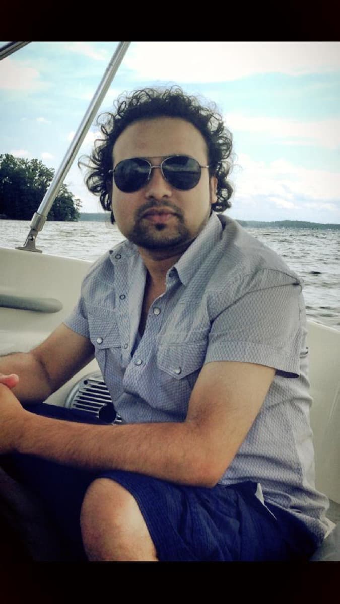 Dari Dhital headshot